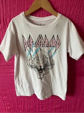 Def Leppard Kids White Graphic Tee with Leopard Motif